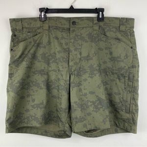 Alaskan Hardgear Duluth Trading Co size 44 Men’s Green Camo Standard Fit Shorts